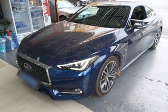 英菲尼迪Q60 2019款 2.0T 豪华版