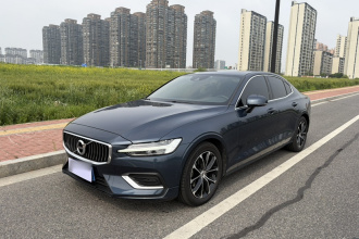 沃尔沃S60 2020款 T4 智逸豪华版