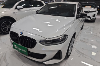 宝马1系 2022款 120i M运动曜夜版