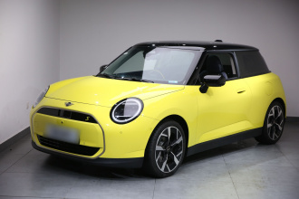 电动MINI COOPER 2024款 452km COOPER SE 艺术家