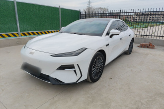 吉利银河 银河E8 2025款 575km 启航智驾版