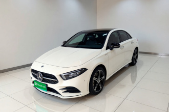 奔驰A级 2020款 改款 A 220 L 4MATIC 运动轿车