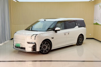 极氪009 2024款 七座过道版四驱 108kWh