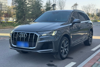 奥迪Q7 2021款 55 TFSI quattro S line运动型