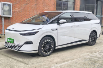 小鹏X9 2025款 纯电 740超长续航 Max