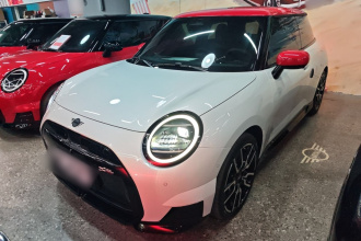 电动MINI COOPER 2024款 452km COOPER SE 赛车手