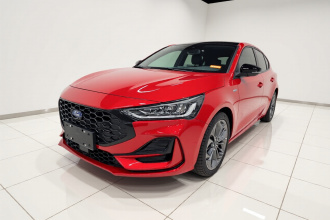 福特 福克斯 2022款 两厢 EcoBoost 180 自动ST Line