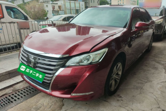 丰田 皇冠 2015款 2.5L 时尚限量版