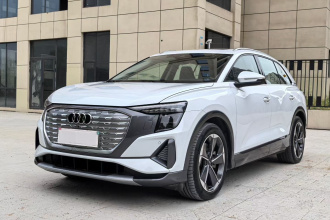 奥迪Q5 e-tron 2023款 40 e-tron 星耀型 锦衣套装