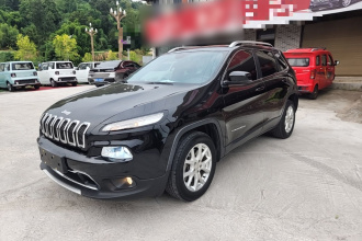 Jeep 自由光 2017款 2.0L 优越版