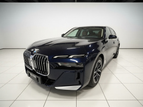 宝马i7 2023款 eDrive50L 领先M运动套装