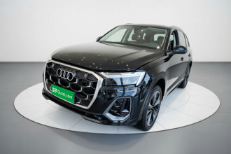 奥迪Q7 2025款 55 TFSI quattro S line运动型
