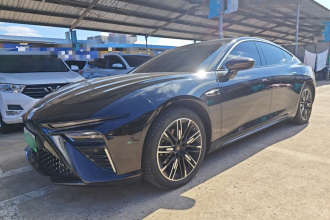 哪吒汽车 哪吒S 2022款 增程版 1160km 后驱小版