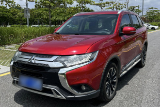 三菱 欧蓝德 2020款 2.0L 两驱畅享版 5座