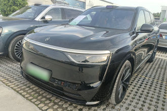 鸿蒙智行 问界M8 2025款 增程 Ultra版 53.4kWh 5座版 (192线激光雷达）