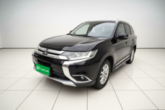 三菱 欧蓝德 2016款 2.4L 四驱精英版 5座