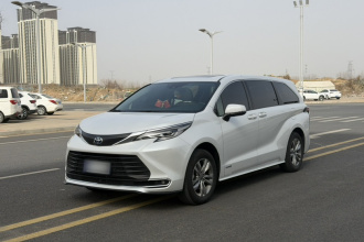 丰田 赛那SIENNA 2023款 2.5L混动 舒适版
