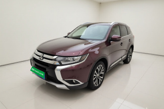 三菱 欧蓝德 2018款 2.0L 两驱荣耀版 5座