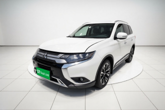 三菱 欧蓝德 2020款 2.4L 四驱致享版 5座