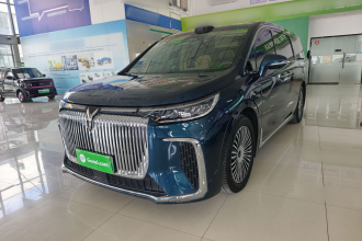 岚图汽车 岚图梦想家 2025款 PHEV 四驱旗舰乾崑版