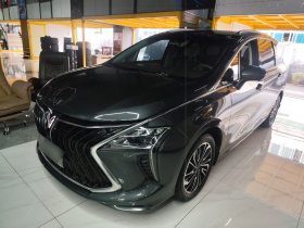 东风风行 风行游艇 2022款 1.5T DCT逐浪版