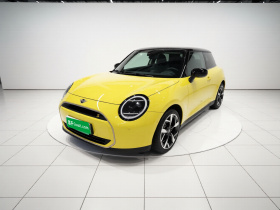 电动MINI COOPER 2024款 452km COOPER SE 艺术家