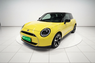 电动MINI COOPER 2024款 452km COOPER SE 艺术家