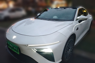 哪吒汽车 哪吒S 2022款 纯电 715km 后驱大版