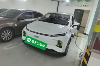 吉利几何 几何E 2022款 320KM 乖巧虎 5座