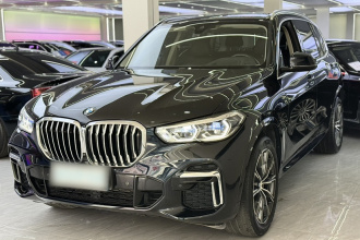宝马X5 2022款 改款 xDrive 30Li 尊享型M运动套装