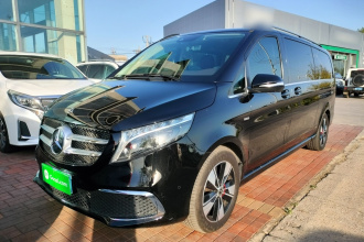 奔驰V级 2022款 V 260 L 长轴距尊贵版