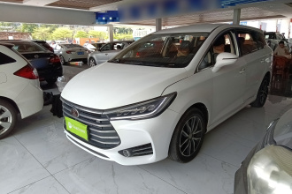 比亚迪 宋MAX 2018款 1.5T 自动智联豪华型 6座