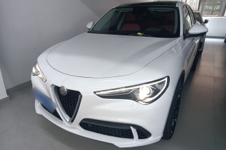 阿尔法·罗密欧 Stelvio斯坦维 2017款 2.0T 200HP 精英版