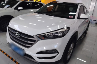 现代 途胜 2015款 1.6T 双离合两驱智能型