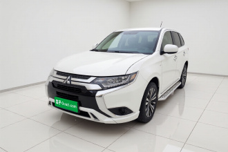 三菱 欧蓝德 2021款 2.0L 两驱畅行版 5座
