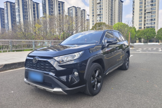 丰田 RAV4荣放 2022款 2.0L CVT四驱风尚版