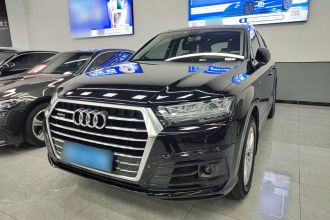 奥迪Q7 2016款 40 TFSI S line运动型