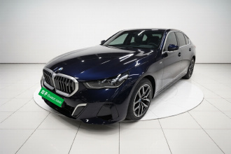 宝马i5 2024款 eDrive 35L M运动套装