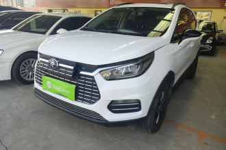 比亚迪 元新能源 2018款 EV360 智联炫酷型
