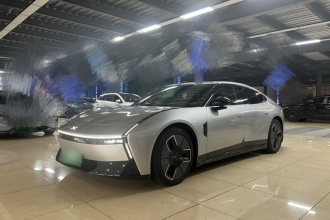 小鹏P7 2025款 702 长续航 Ultra