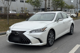 雷克萨斯ES 2023款 200 卓越版