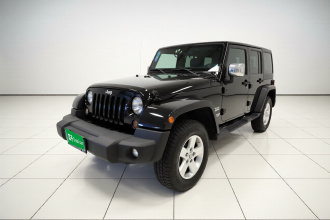 Jeep 牧马人 2014款 2.8TD Sahara 四门版