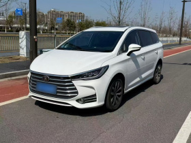 比亚迪 宋MAX 2019款 1.5T 自动智联睿逸天窗型 6座 国VI