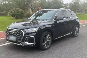 奥迪Q5L 2022款 40T 豪华动感型