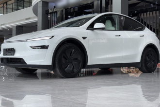 特斯拉 Model Y 2025款 长续航全轮驱动版