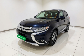 三菱 欧蓝德 2016款 2.4L 四驱尊贵版 7座
