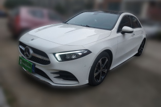 奔驰A级 2022款 改款二 A 200 L 运动轿车时尚型