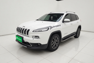 Jeep 自由光 2020款 2.0L 两驱经典运动版