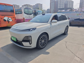 深蓝汽车 深蓝S09 2025款 四驱Ultra+ 高定版