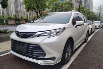 丰田 赛那SIENNA 2024款 2.5L混动 四驱豪华版